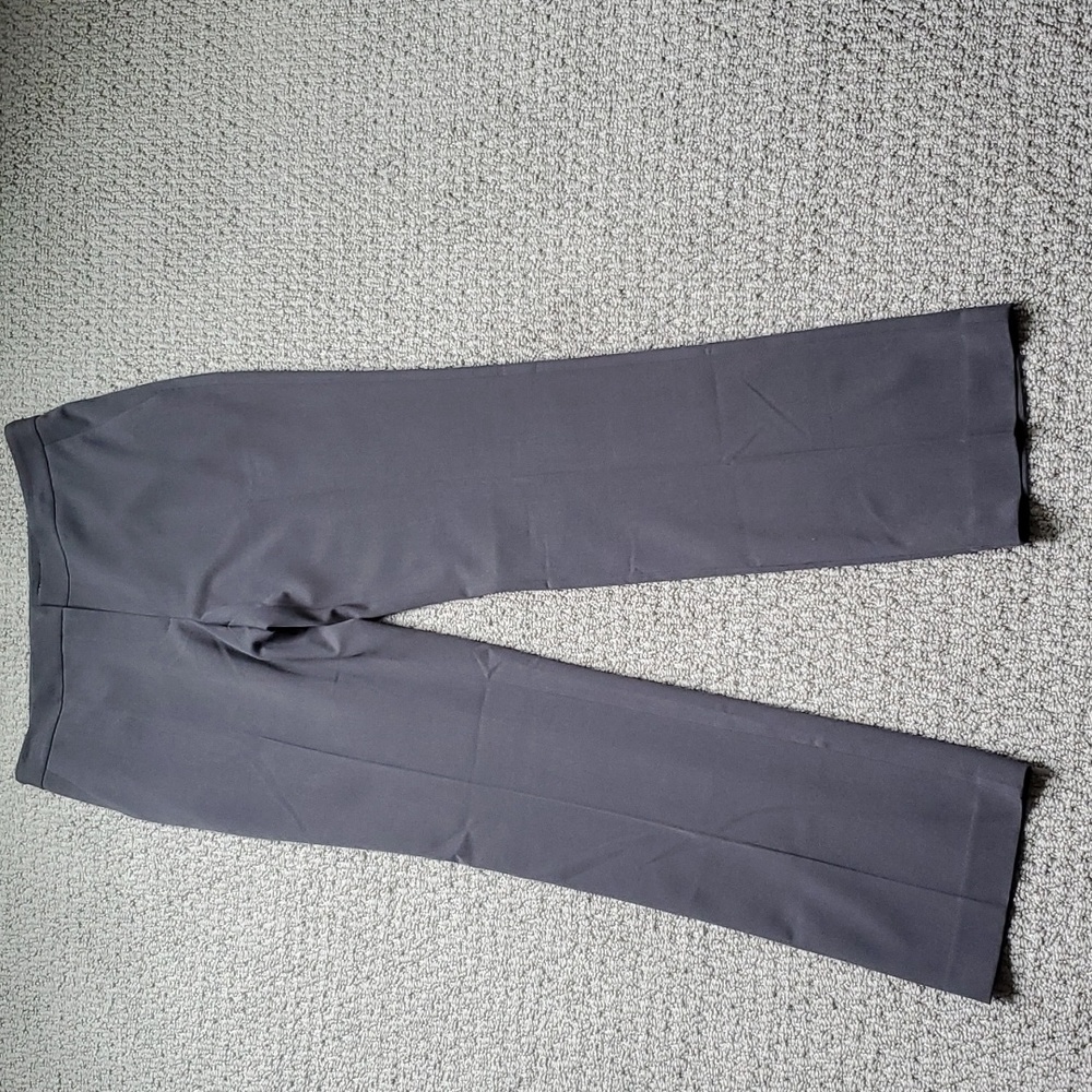 Victoria's Secret size 6 gray pants